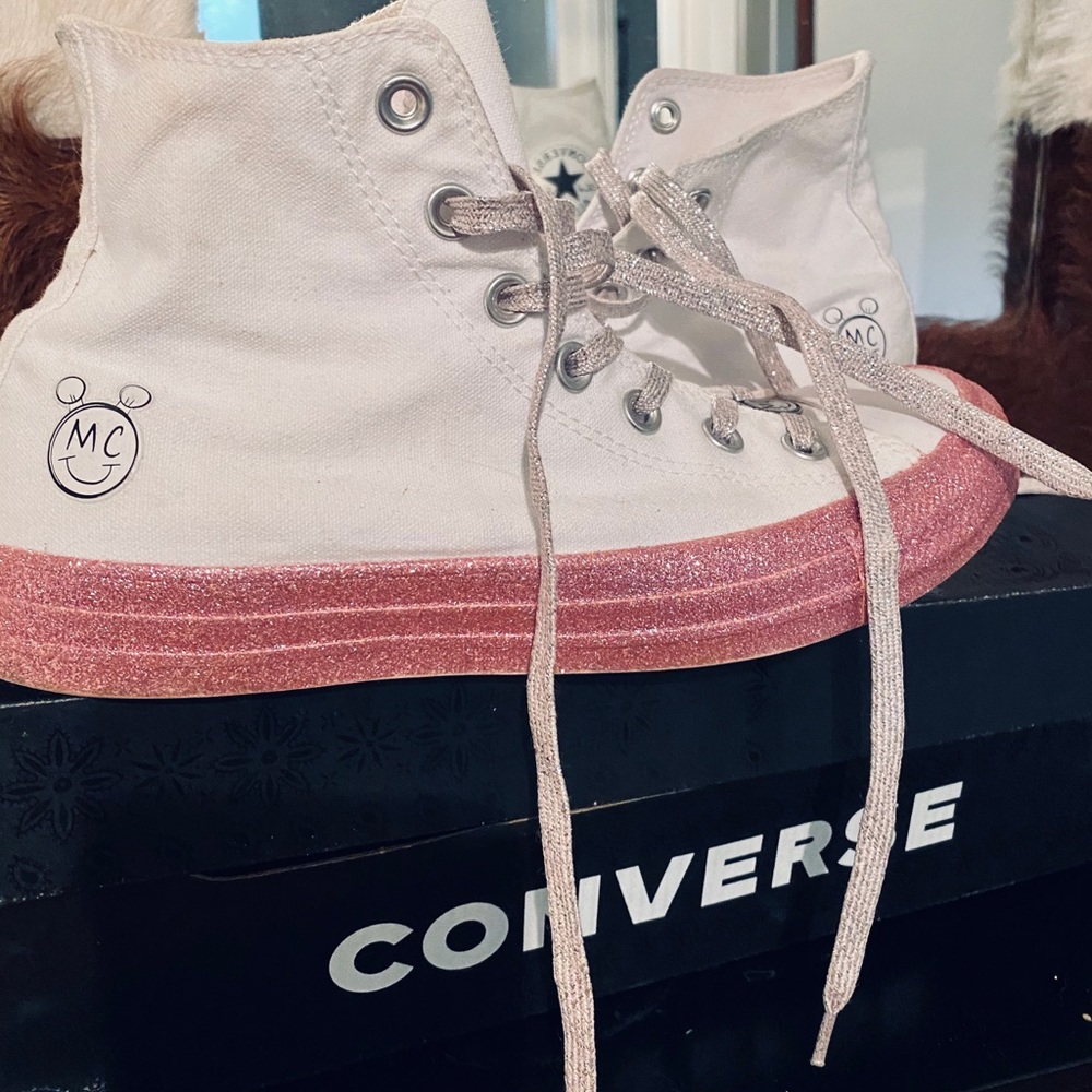 Miley Cyrus Converse
